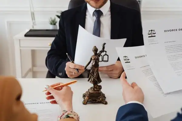 our fees Epping from EH Mediation - image of couple in joint mediation meeting